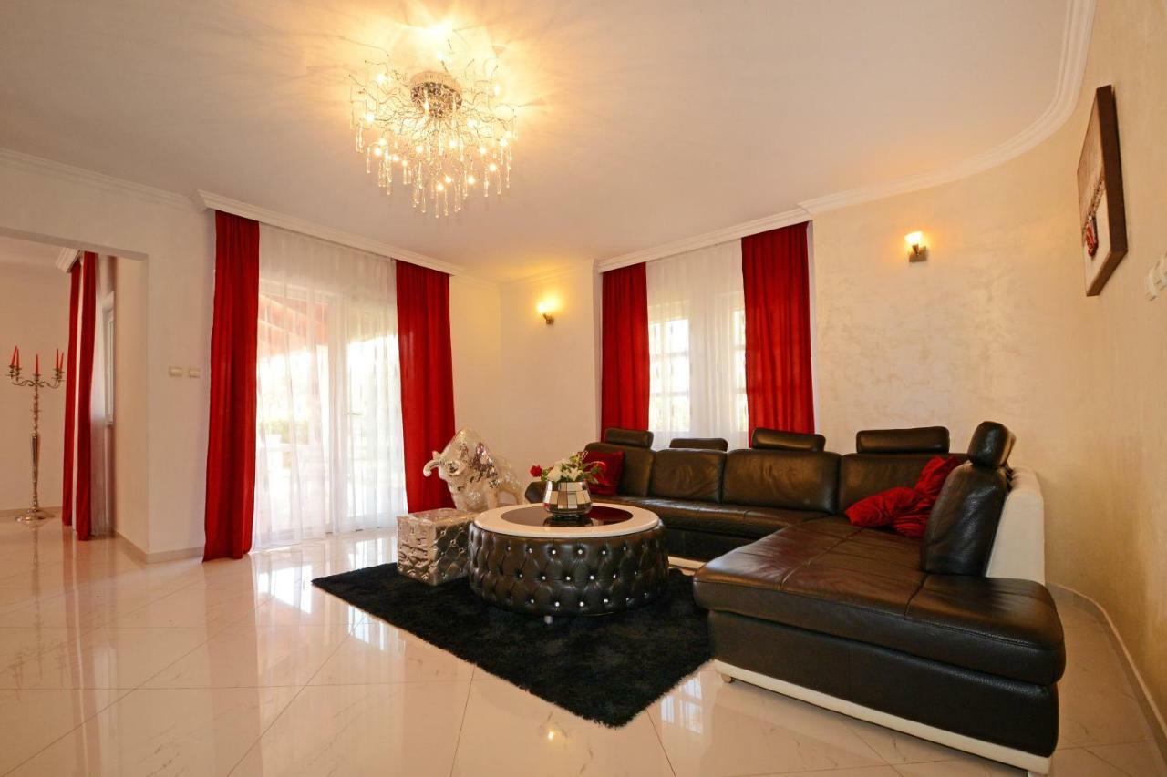 Villa Zare