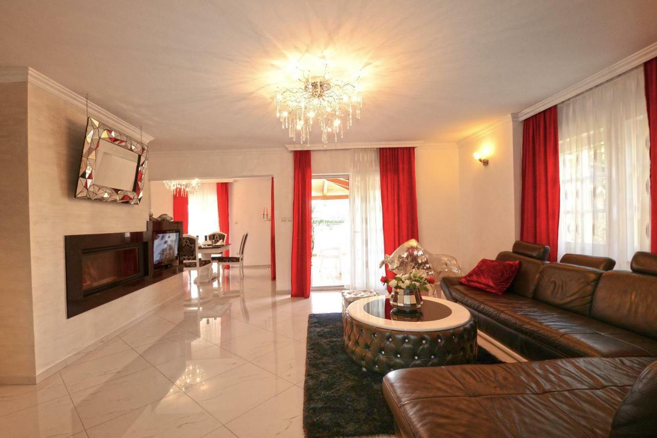 Zare Villa *